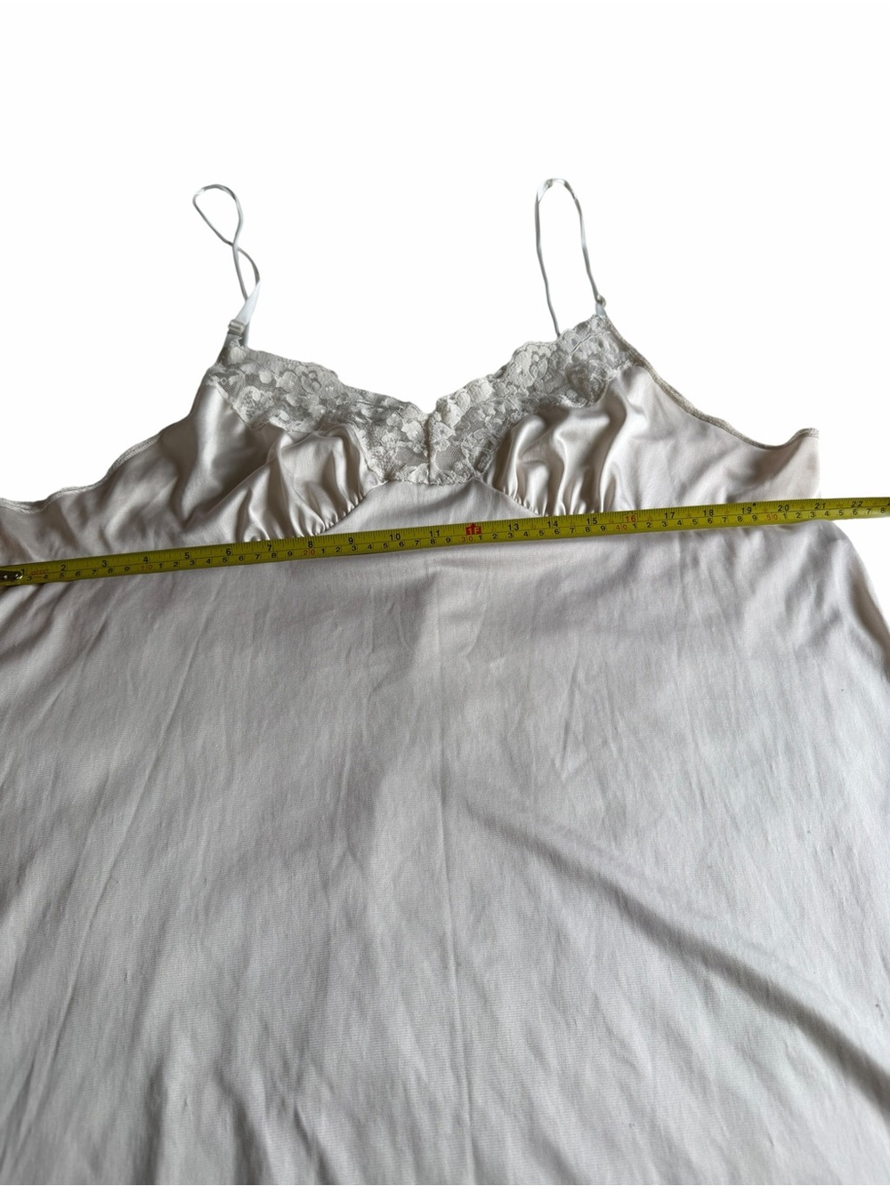 🌟vassarette Vintage Bundle of 2 Lace-Trim Camisole Slip Set in Ivory and Cream - Picture 5 of 12
